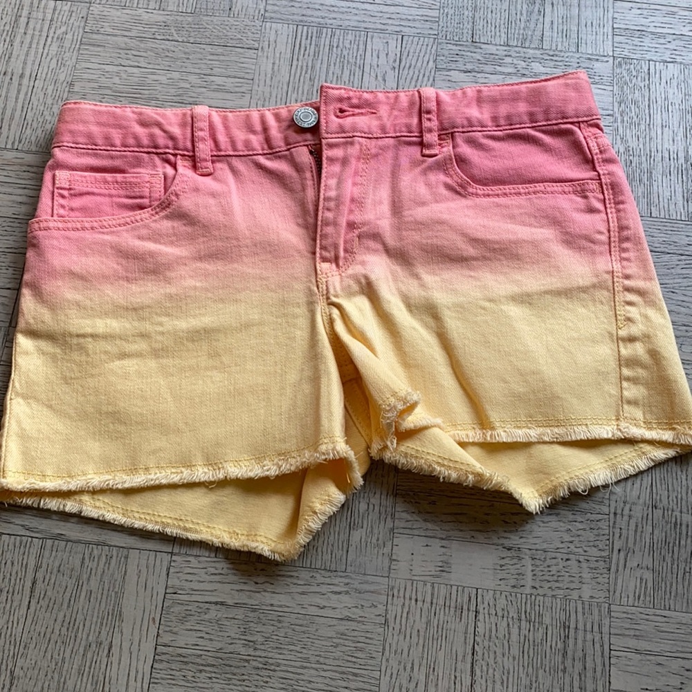 Gap jean short.